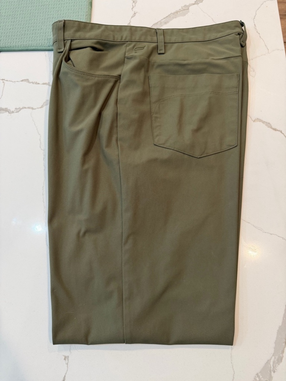 Fabletics - The Don 5-Pocket Pant (Classic Fit)